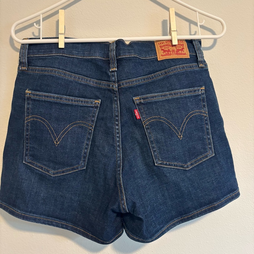 Levi’s Jean Shorts Dark Denim Blue Jean Mini Size 28